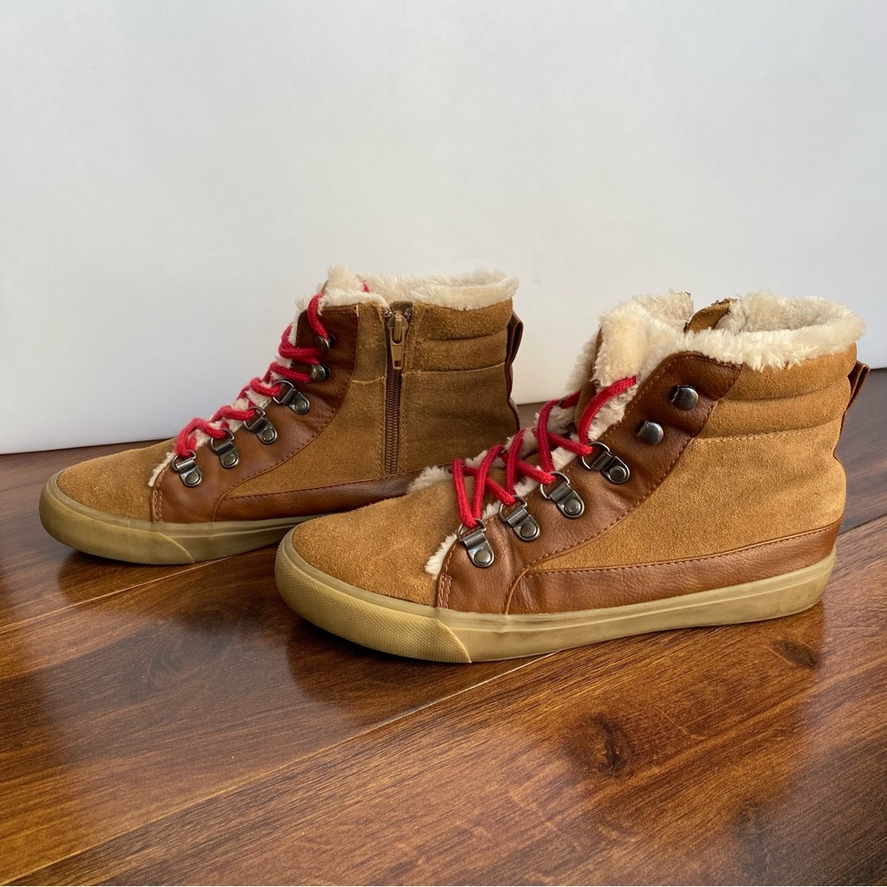 American Eagle Suede & Fur Sneaker Boots Side Zip Red Lace